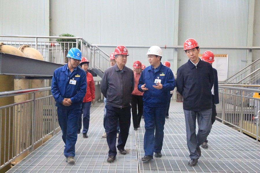 20-2016年5月，國家水利部原副部長朱登銓一行蒞臨金徽股份調(diào)研項(xiàng)目建設(shè)工作。.jpg