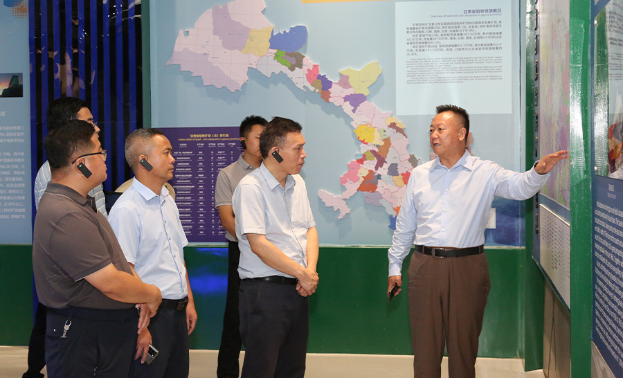 10.3-2022年08月，省科技廳副廳長牛振明蒞臨金徽股份指導(dǎo)工作。.jpg