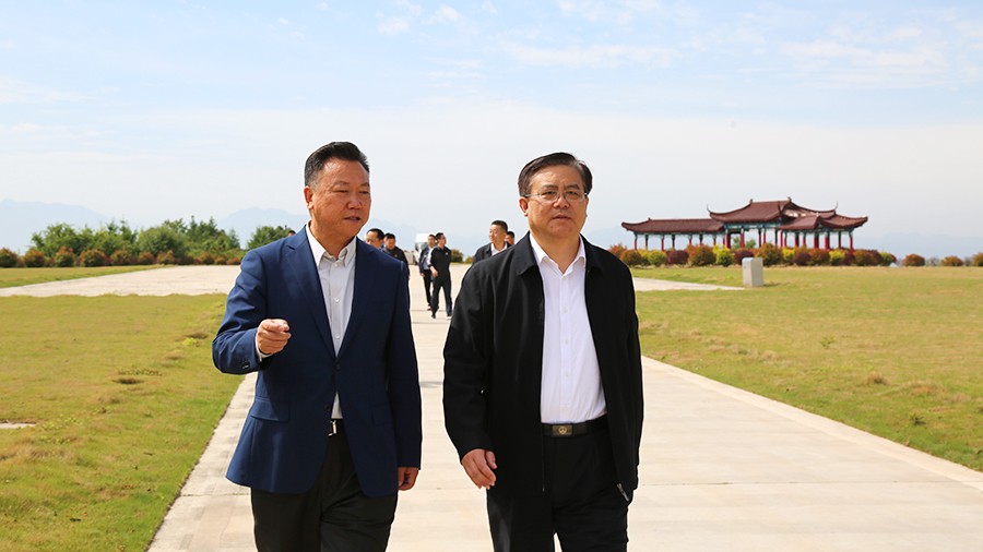 30-2021年5月，省人民檢察院黨組書記、檢察長朱玉蒞臨金徽股份調(diào)研綠色礦山建設(shè)工作。.jpg