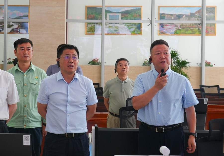 省自然資源廳黨組書記、廳長張曉軍蒞臨金徽股份調(diào)研綠色礦山建設(shè)工作_副本.jpg